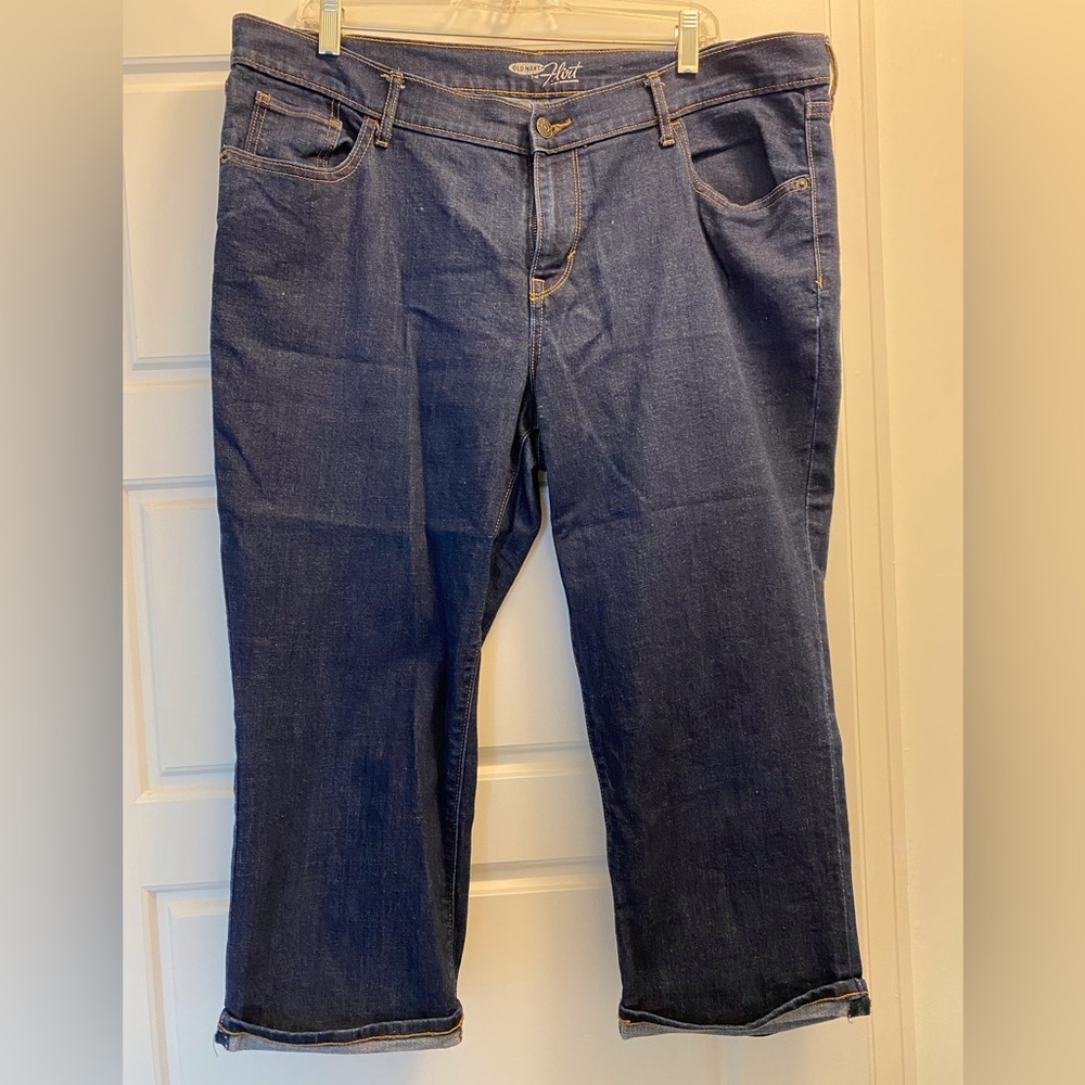 Old Navy “The Flirt” jean capris, size 16